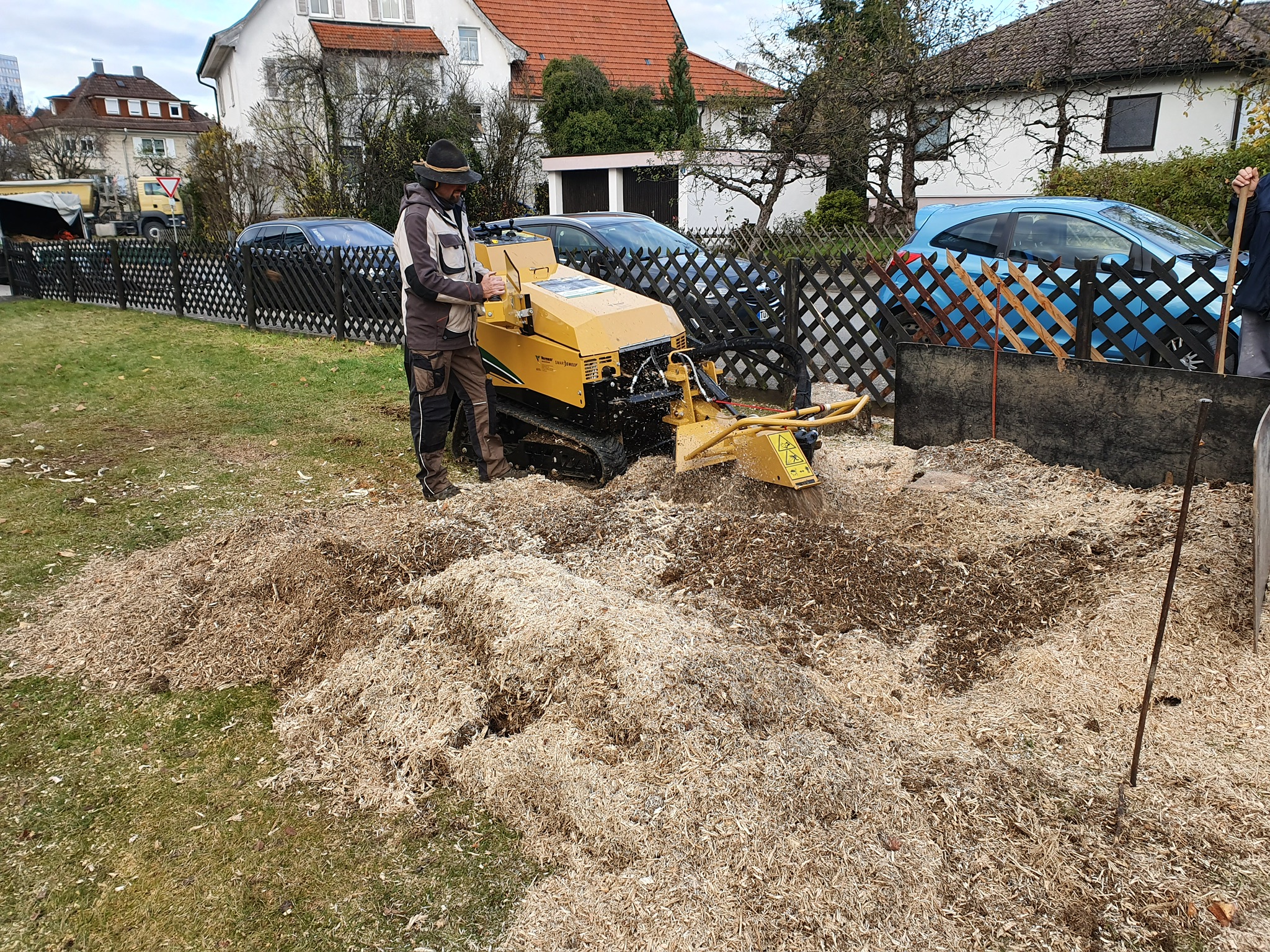 Wurzelstockfräse im Einsatz